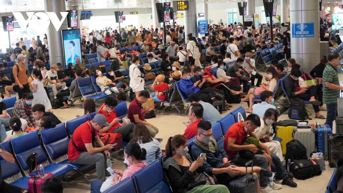 Sớm có thêm bãi đệm giữ xe tại sân bay Tân Sơn Nhất